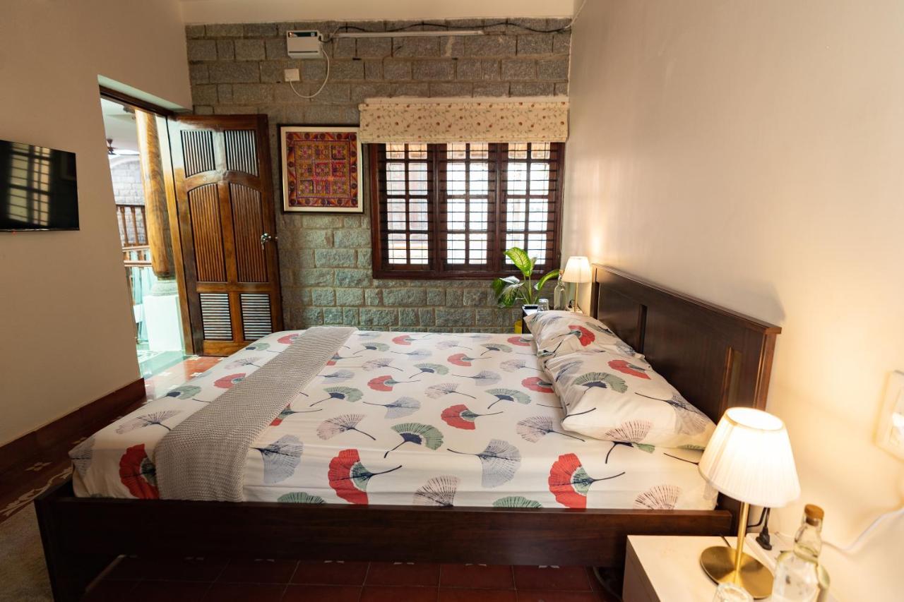 Luho Stone House Bed & Breakfast Bangalore Exterior photo