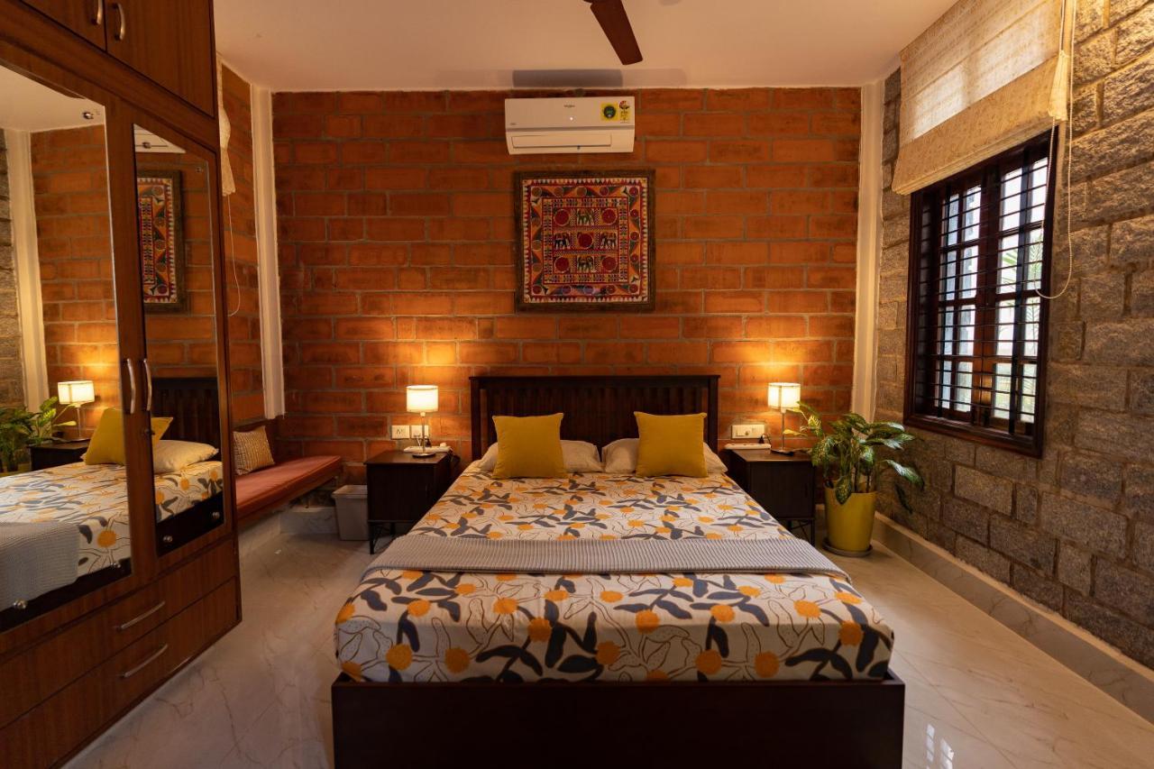 Luho Stone House Bed & Breakfast Bangalore Exterior photo